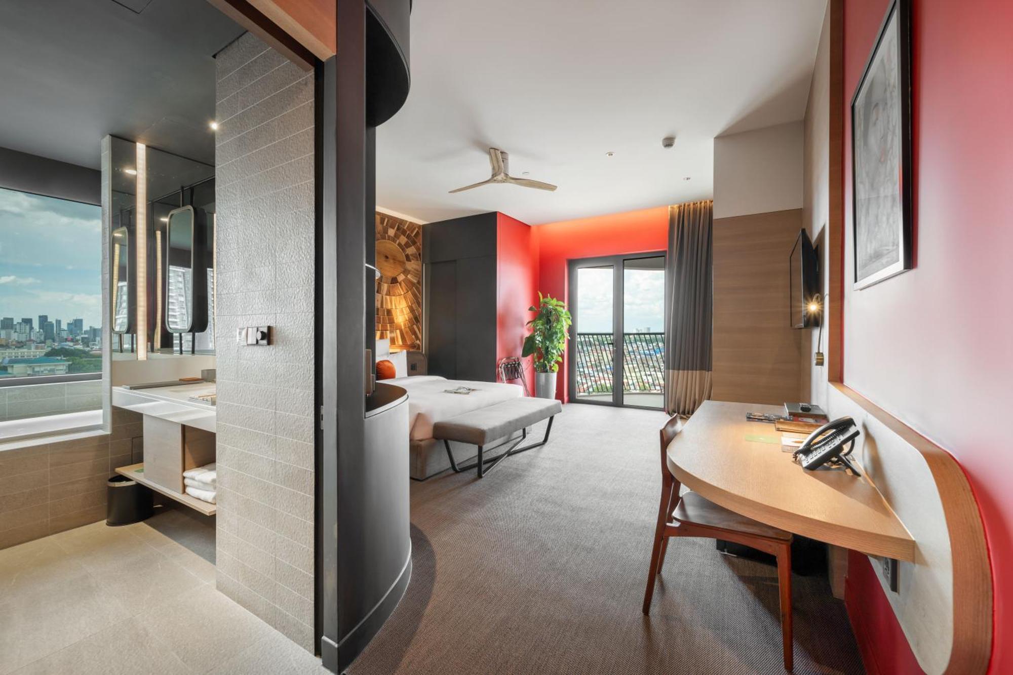 Sun & Moon, Riverside Hotel プノンペン エクステリア 写真